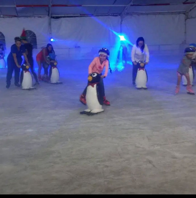 Evento de navidad en Cali sobre pista de hielo