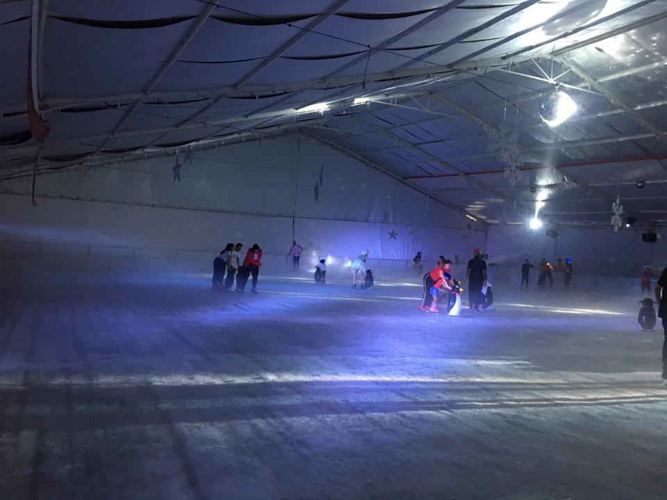 Pista de hielo de 800 metros cuadrados