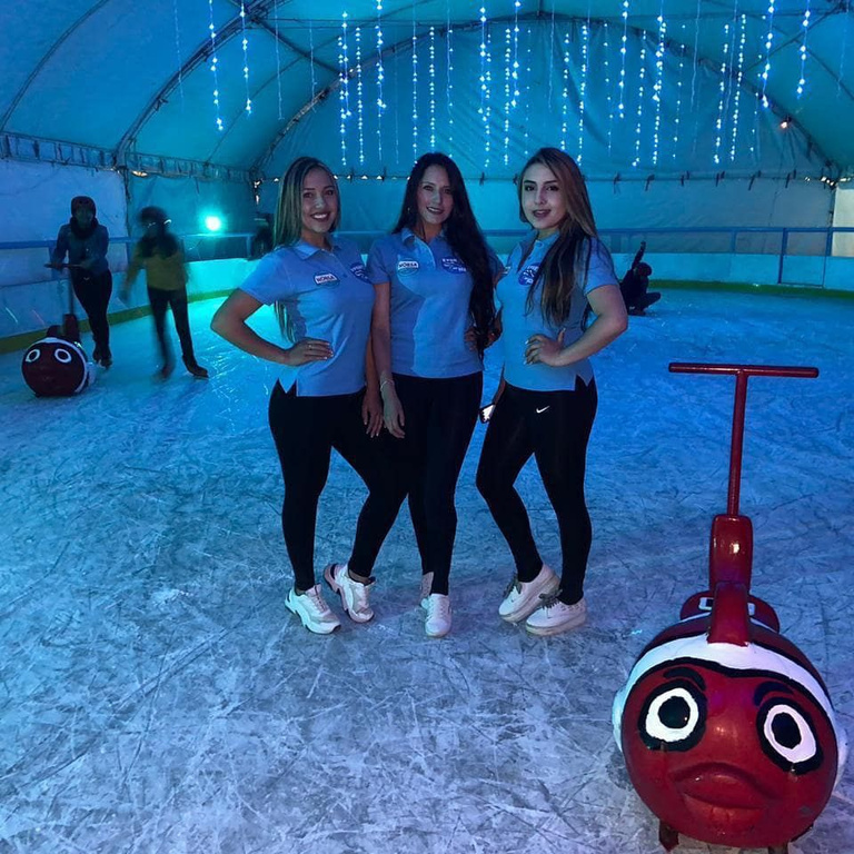 Equipo Events On Ice sobre la pista